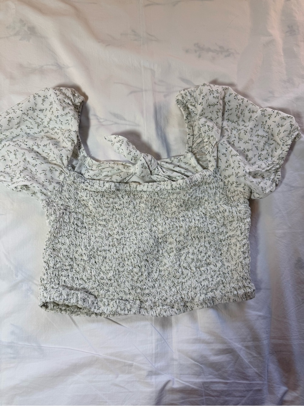Floral Smocked Puff-Sleeve Crop Top - White/Green Medium